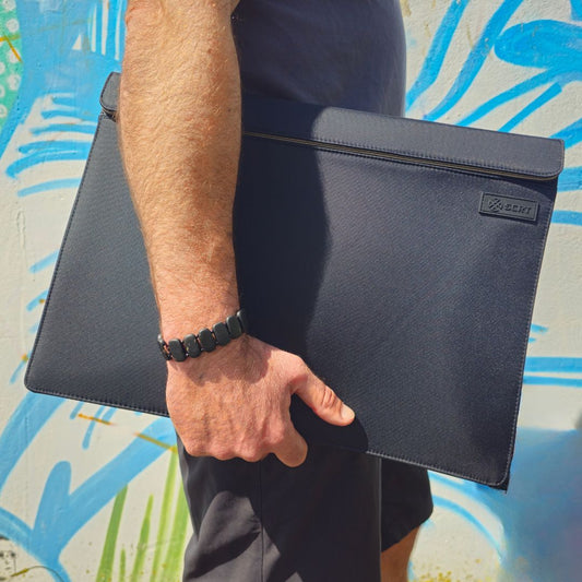 Faraday Laptop Sleeve - Ultimate Protection - SCRT - It's your choice